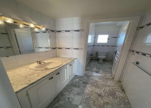 📍 ENNASR 1 – APPARTEMENT S+4 TRANSFORMÉ EN S+3 À