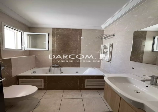 à louer s+3 de 190 m² aux Jardins