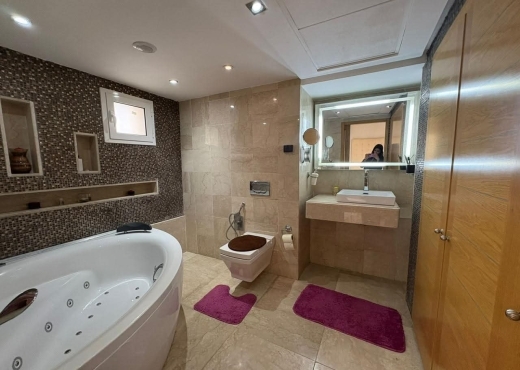 📍LES BERGES DU LAC 2 : APPARTEMENT S+4 DE TRES HA