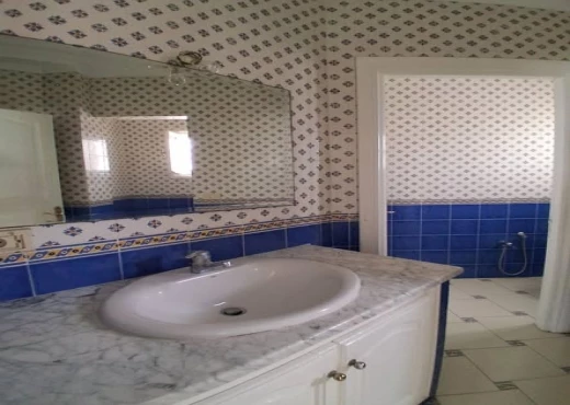 Étage de villa À Louer à TUNIS - Grand étage de villa (vide ou meublé) - Immobiliere.tn - Photo 2