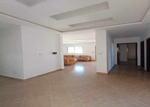 للبيع منزل حديث البناء مطل عل البحر و الجبل و قريب من كل المرافق في الهوارية