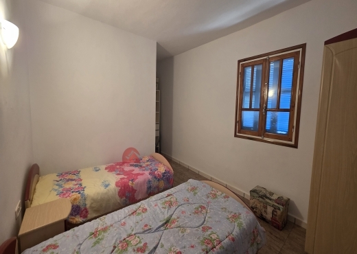 PETITE VILLA AVEC PISCINE À MIDOUN