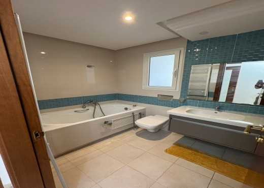 📍MENZAH 9 C  : APPARTEMENT S+2  À LOUER