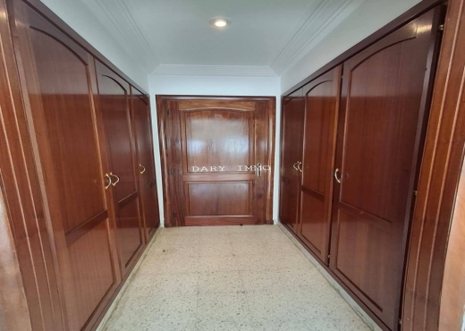 A Vendre Appart S+4 Cité Ennasr