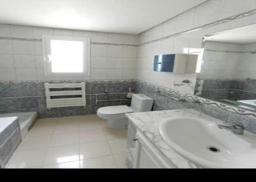 📍ENNASR 2 : APPARTEMENT  S+3 À LOUER