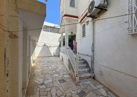 📍 GHAZELLA – VILLA À VENDRE SUR DEUX NIVEAUX SÉPA