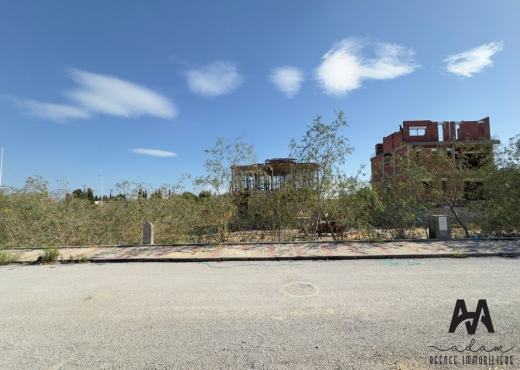 Terrain de 243 m² à vendre