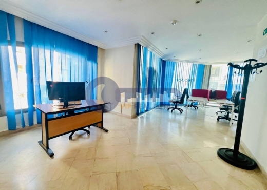 A Louer Spacieux Bureau Lac 1