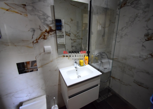 un bien avec piscine a louer