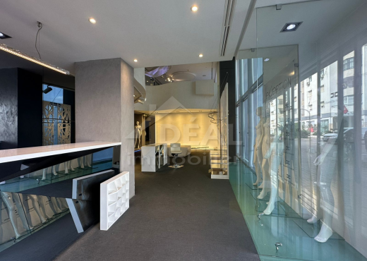 AL LOCAL COMMERCIAL AU LAC1