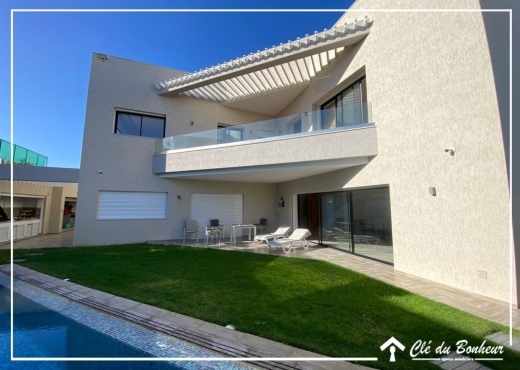 une bellle villa avec piscine à chotrana 3