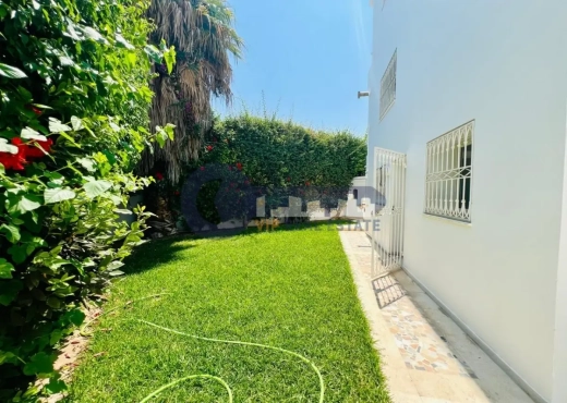 A Louer une Villa S+6 A La Marsa