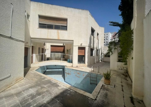 A VENDRE VILLA S+5 AVEC PISCINE