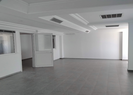 Super bureau 760 m² à Alain savary