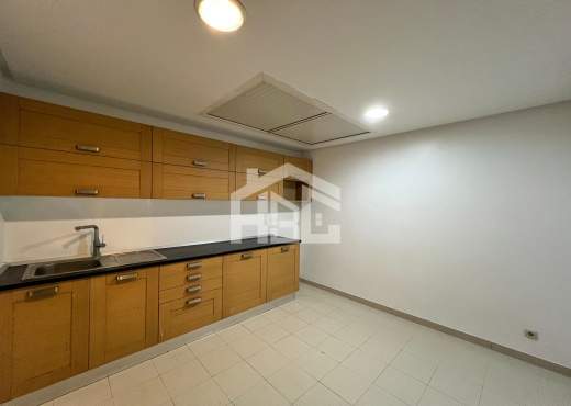A louer bureau de 139 m²
