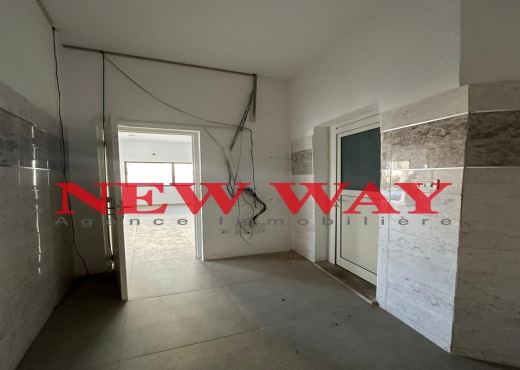 Local Commercial Mur, Fait le Coin