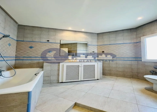 A Louer une Villa S+6 A La Marsa