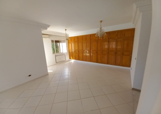 📍EL MENZAH 9 A – VILLA MODERNE AVEC JARDIN USAGE