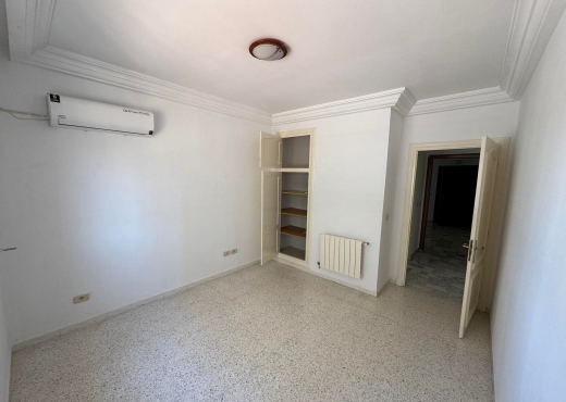 MENZAH 7 BIS: APPARTEMENT S+1 À VE