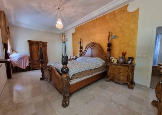 A Vendre Villa S+5 HS La Soukra