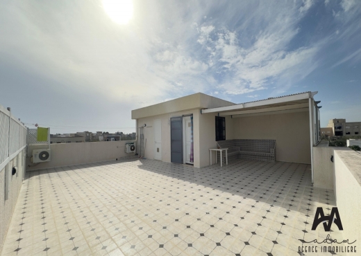 Villa S+5 en duplex à Beni Khiar P