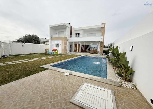 Location Villa Kayna S+4