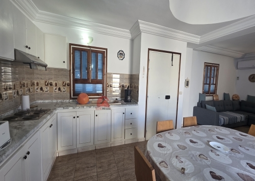 PETITE VILLA AVEC PISCINE À MIDOUN
