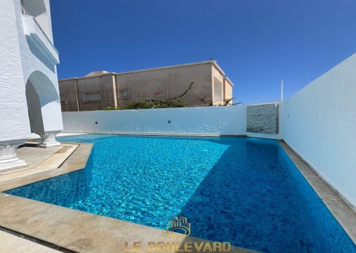 Villa S+4 Avec Piscine à benikhiar