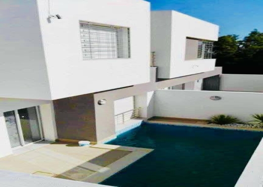 A Vendre Triplex S+4  à Chotrana