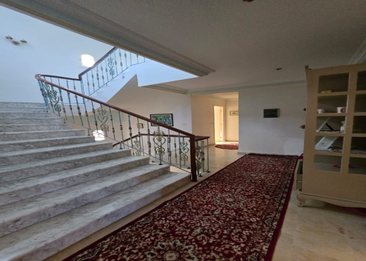 Villa S+5 Avec Jardin à Sahloul