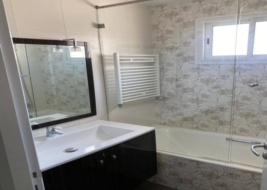 A Vendre Appart S+4 à l'Aouina