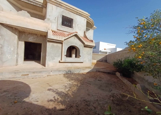 A Vendre Villa inachevé Rte Mahdia