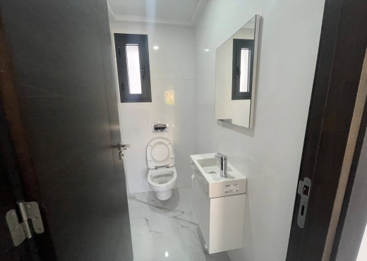 A Vendre Superbe bureau H+2 Ennasr