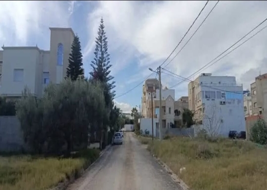 A VENDRE: Villa S+3 à Chott Mariem