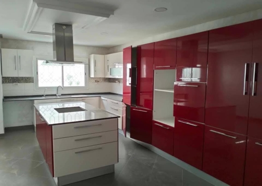 Superbe Villa S+6 à Vendre Manar