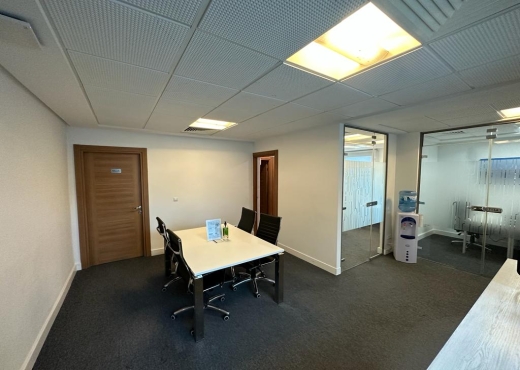 Basculez vers un espace de bureau ouvert prêt à l'emploi pour 10 personnes à TUNIS, Urbain Nord