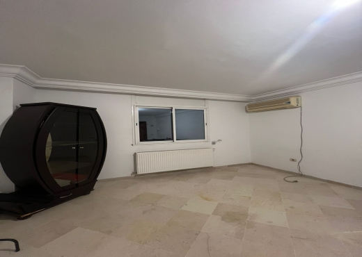 À vendre un appartement S+3 à Mour